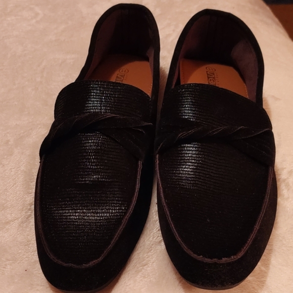 SOS Black Slides - Picture 2 of 6